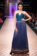 Model walk the ramp for Anita Dongre show at Lakme Fashion Week Day 3 on 5th Aug 2012 (84).JPG